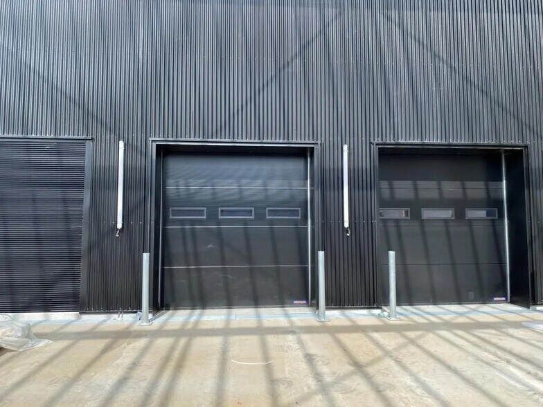 Flex dans Lezennes à louer - Photo du bâtiment - Image 2 de 11