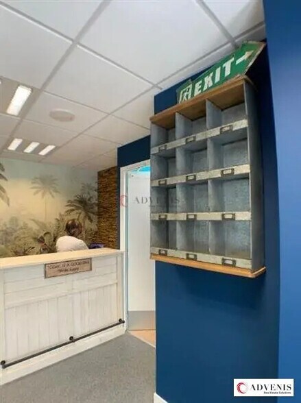 Bureau dans Pessac à louer - Hall d’entrée - Image 2 de 8