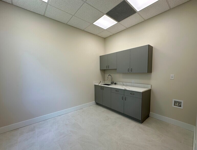 3821 Woodbriar Trl, Port Orange, FL à louer - Photo intérieure - Image 2 de 17