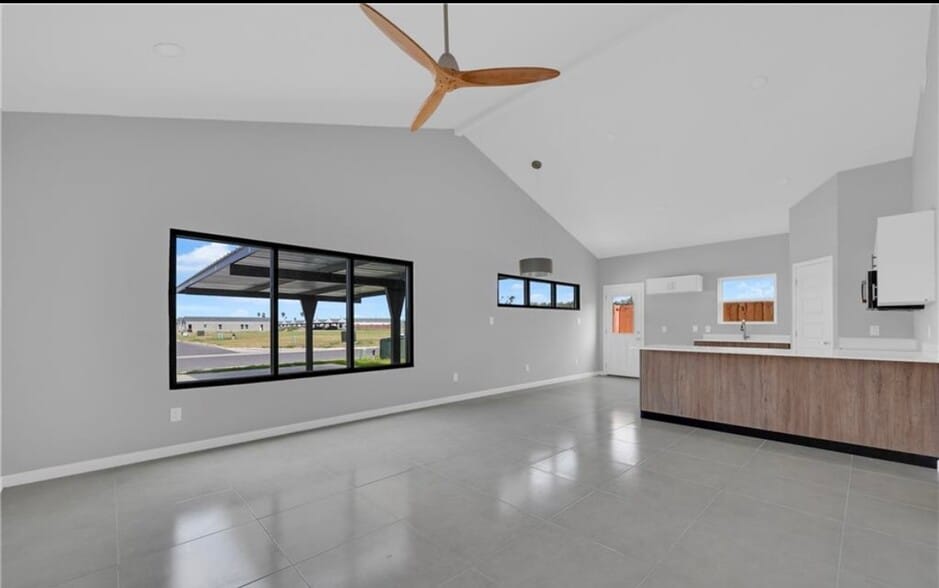 412 Sparrow Rd, Weslaco, TX for sale - Building Photo - Image 2 of 3