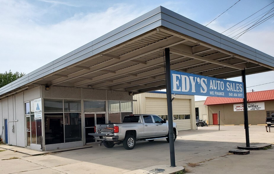 720 S Locust St, Denton, TX à vendre - Photo du bâtiment - Image 1 de 9