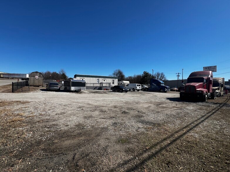 1877A S Carolina 14, Greer, SC à vendre - Photo principale - Image 1 de 4