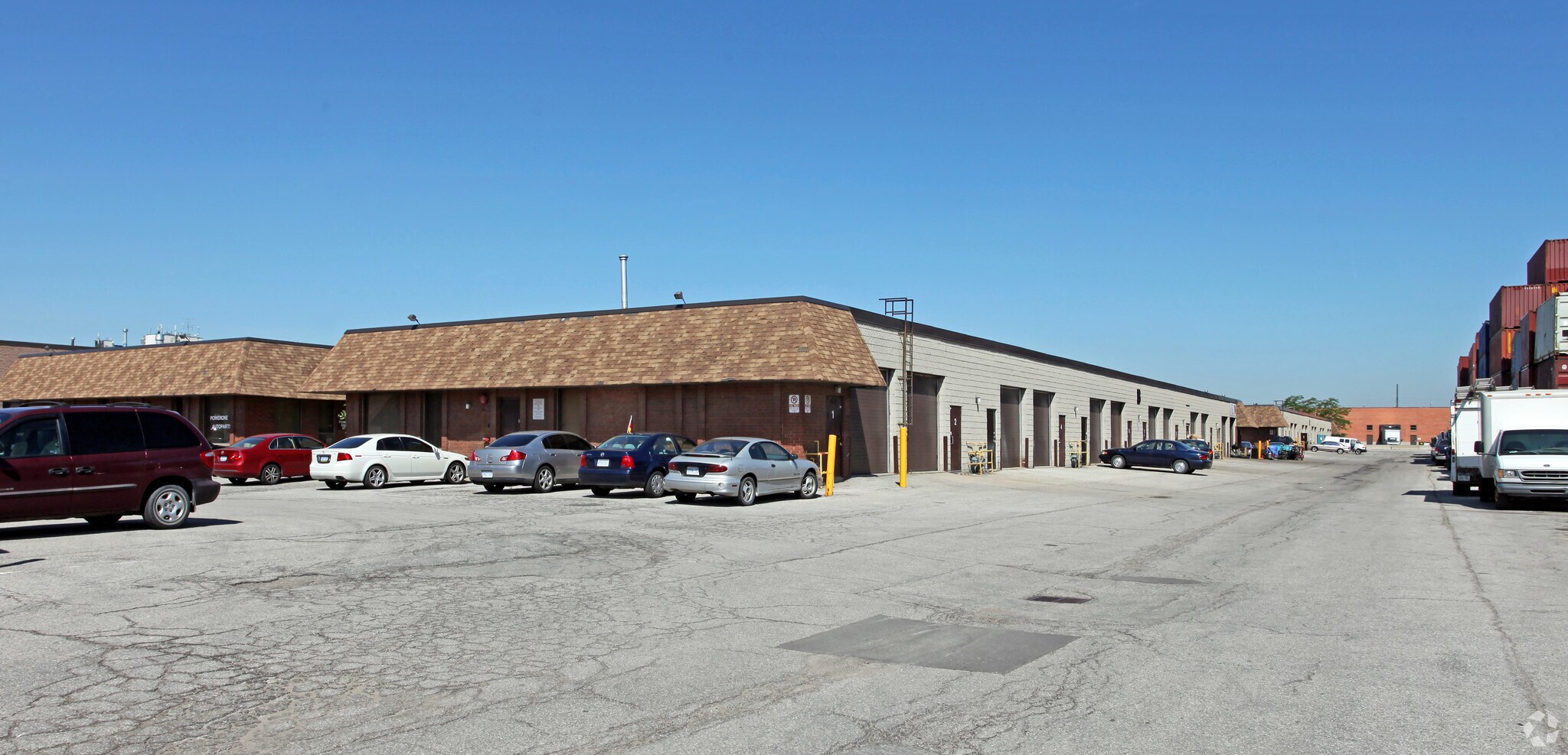 1585 Britannia Rd E, Mississauga, ON for lease Primary Photo- Image 1 of 3