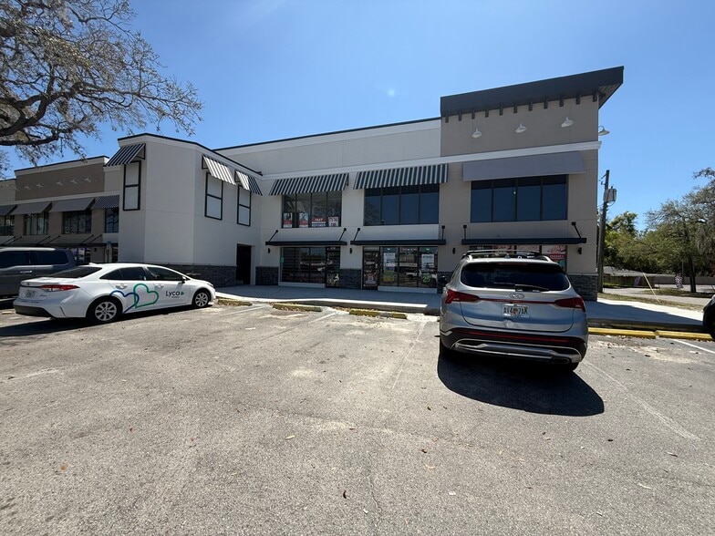 4815-4817 E Busch Blvd, Tampa, FL for lease - Building Photo - Image 2 of 20