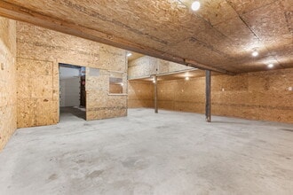 1628-1630 Maple St, Reedsburg, WI à louer Photo intérieure- Image 2 de 28