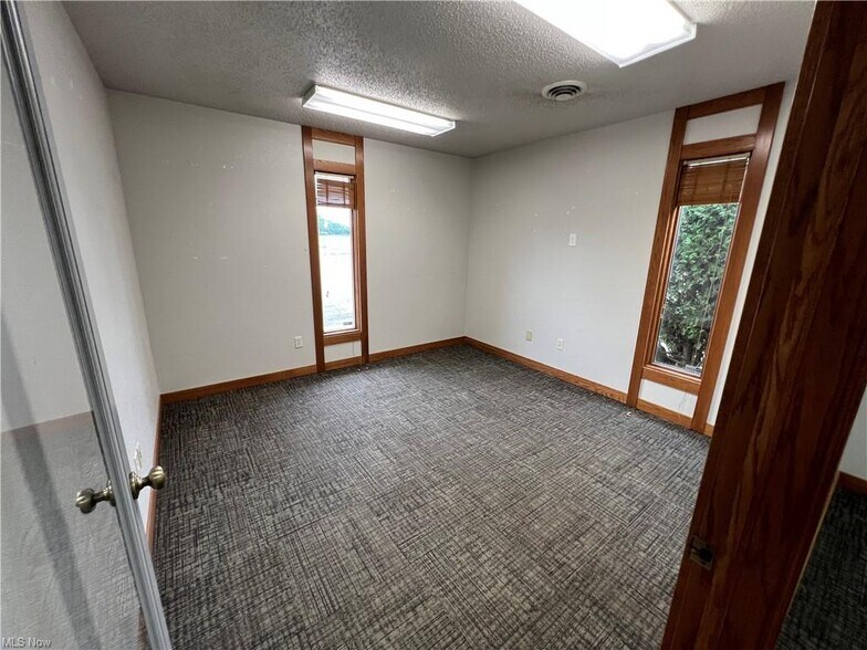 8433 South Ave, Youngstown, OH à louer - Photo du bâtiment - Image 2 de 7