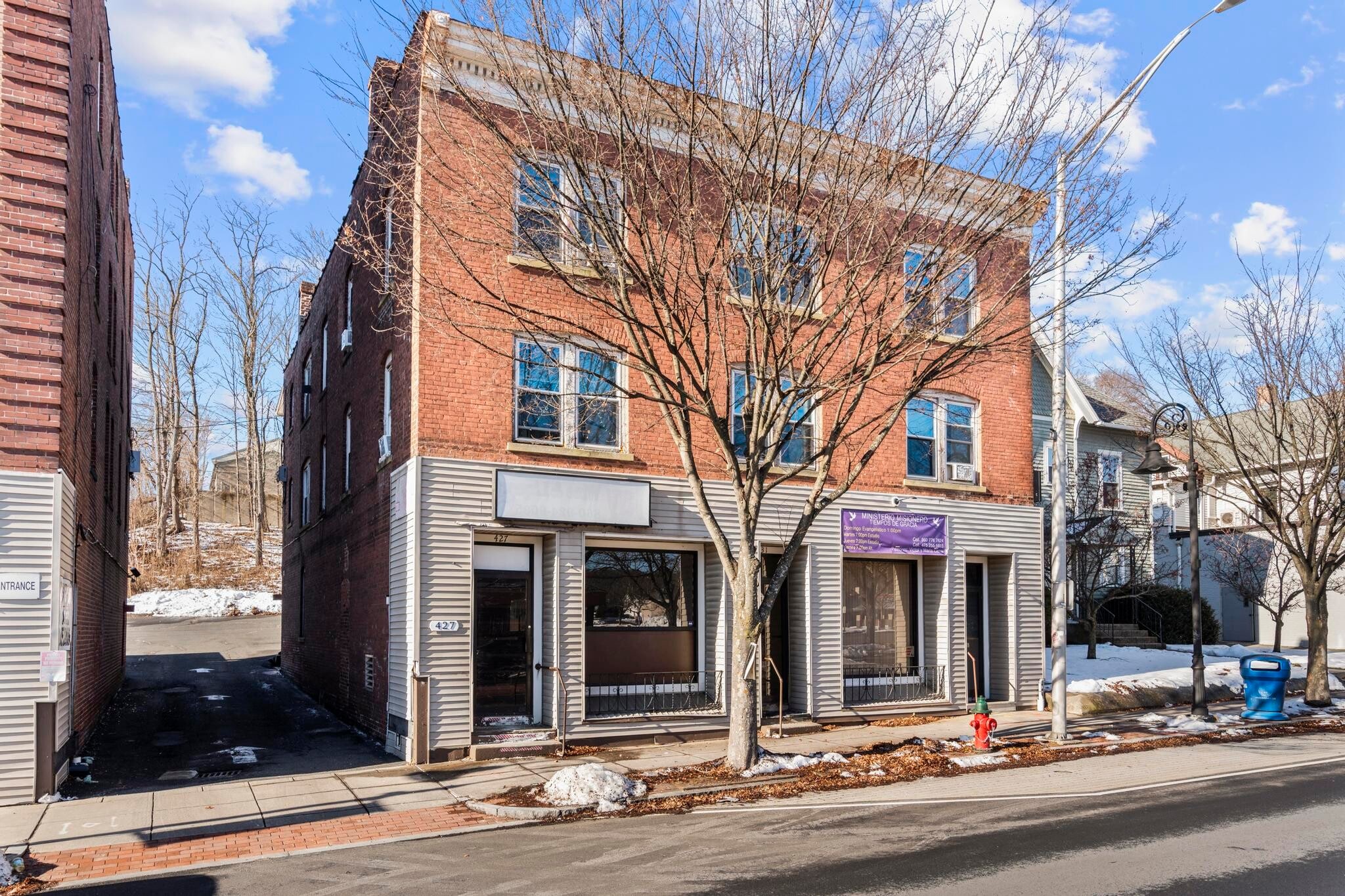 411-431 N Main St, Bristol, CT for lease Building Photo- Image 1 of 14