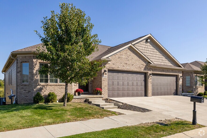 1243 Main Gate Dr, Davison, MI à vendre - Photo principale - Image 1 de 31