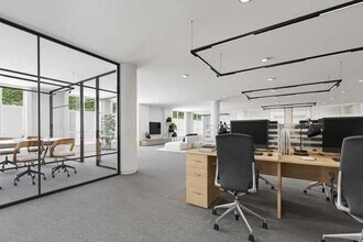 Office in Paris for lease Interior Photo- Image 1 of 12