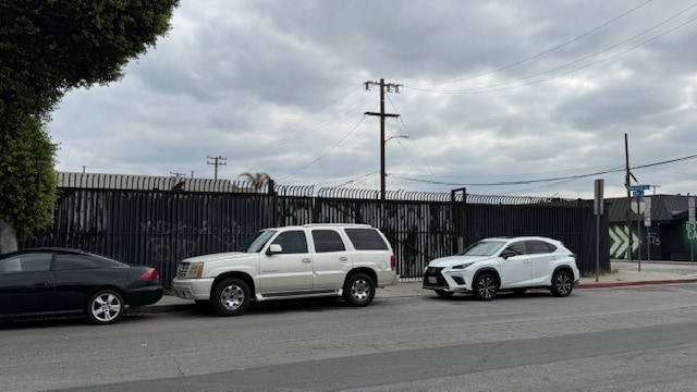 6348 Wilmington Ave, Los Angeles, CA à louer - Photo du bâtiment - Image 3 de 4