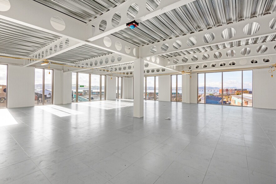 2 Greenmarket, Dundee for lease - Building Photo - Image 3 of 11