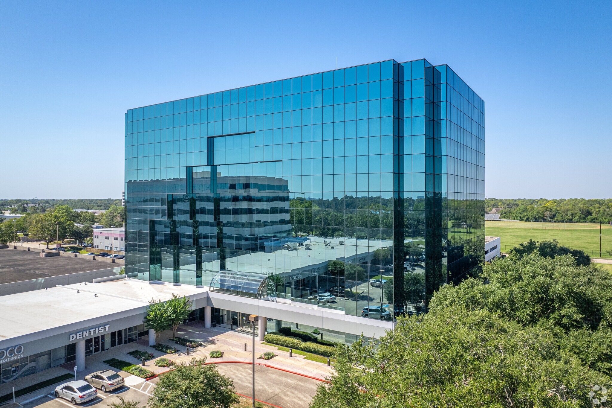 2525 Bay Area Blvd, Houston, TX à louer Photo du bâtiment- Image 1 de 44