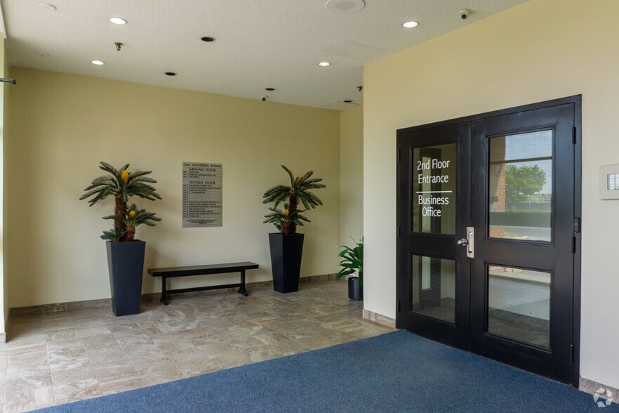 7240 Woodbine Ave, Markham, ON for lease - Lobby - Image 3 of 4