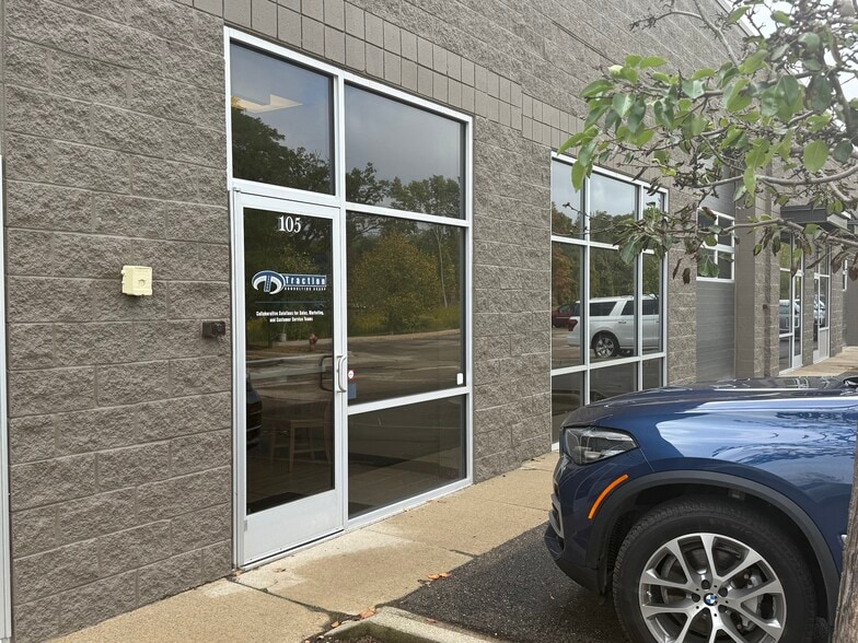 32369 Milton Ave, Madison Heights, MI for lease - Building Photo - Image 2 of 24