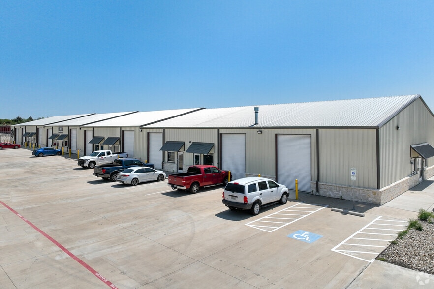 1704 W FM 875, Midlothian, TX for lease - Building Photo - Image 3 of 5