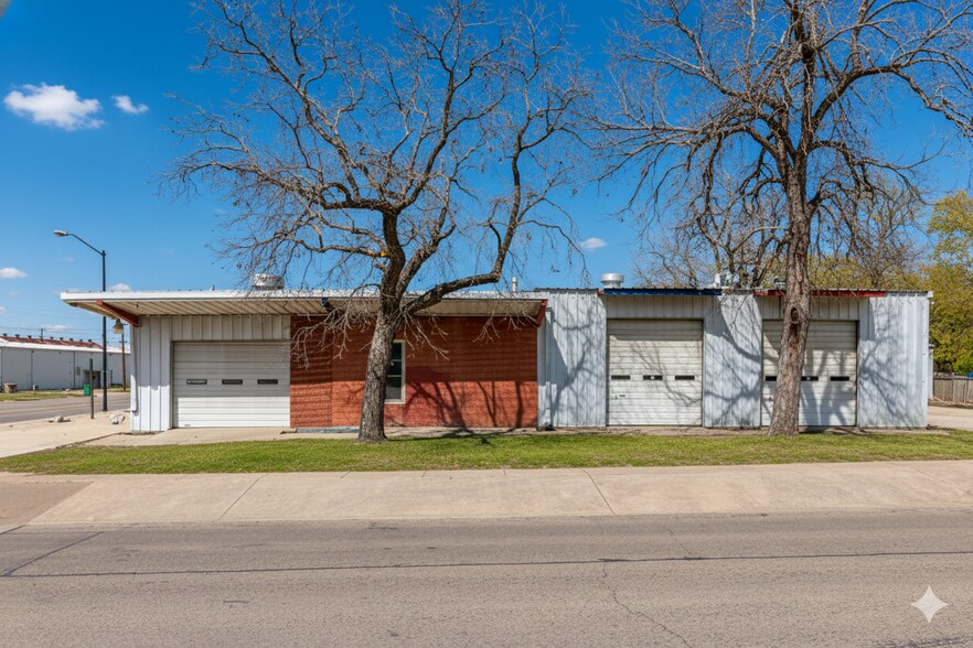 500 W 2nd St, Taylor, TX à vendre - Photo du bâtiment - Image 2 de 32