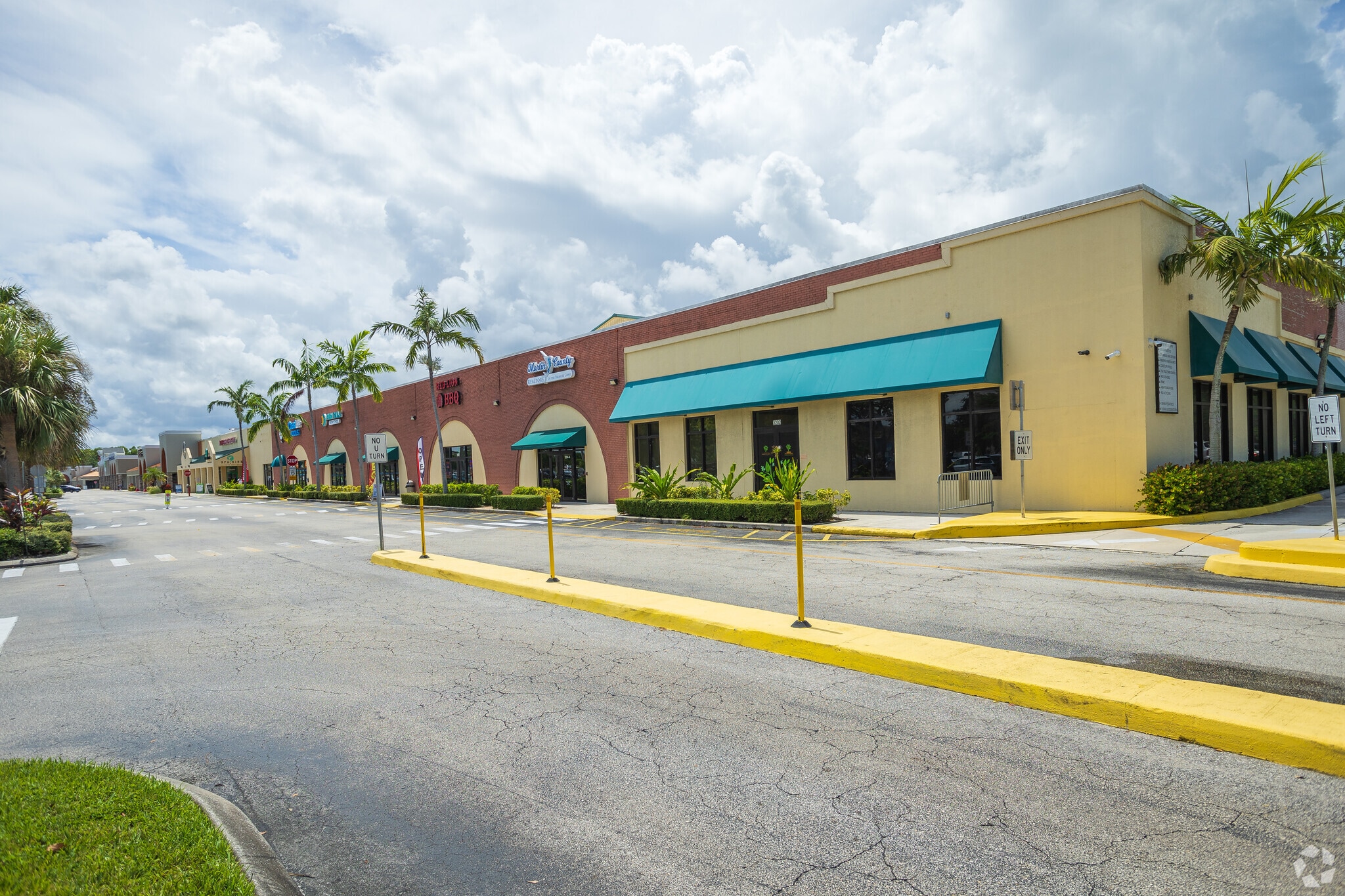 3208-3598 SE Federal Hwy, Stuart, FL for lease Primary Photo- Image 1 of 5