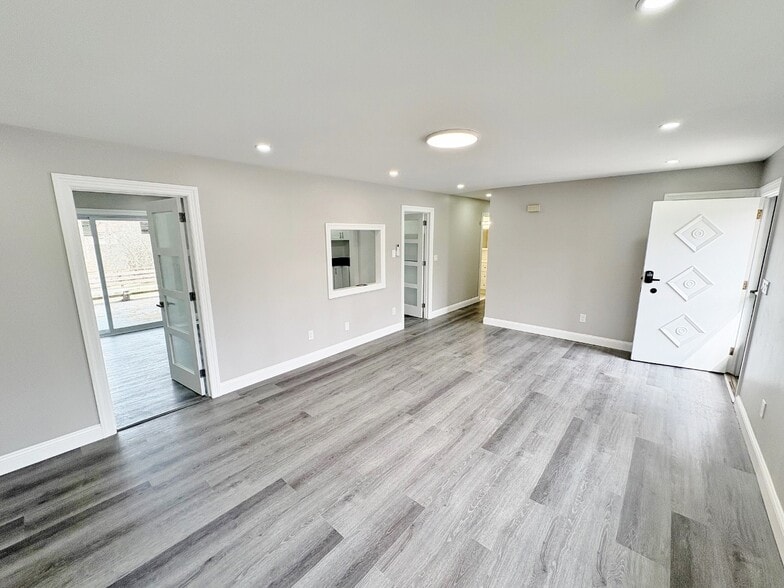 113 N Chestnut St, New Paltz, NY for lease - Building Photo - Image 3 of 14