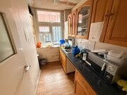 First Floor, 409-411 Brixton Road, London SW9 7DG 4