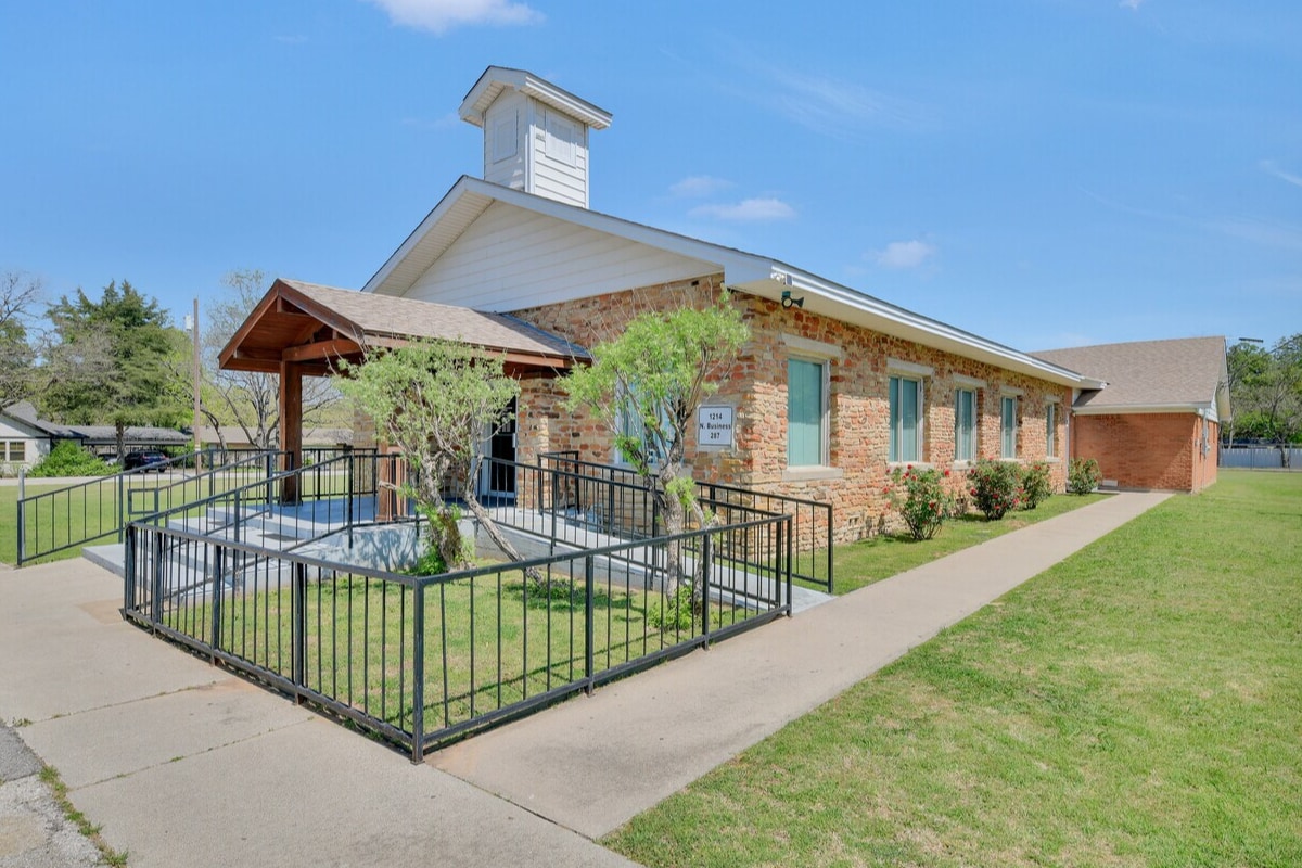 1212 & 1214 N Business 287, Decatur, TX for sale Primary Photo- Image 1 of 13