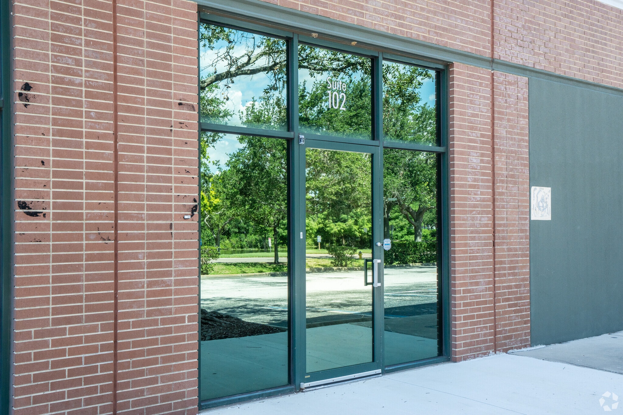 9900 18th St N, Saint Petersburg, FL for lease Building Photo- Image 1 of 7