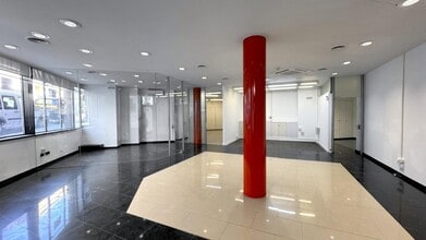 Retail in Terrassa, Barcelona for lease Interior Photo- Image 2 of 33