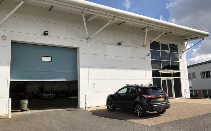 Westfield Rd, Leighton Buzzard à louer - Photo du bâtiment - Image 3 de 4