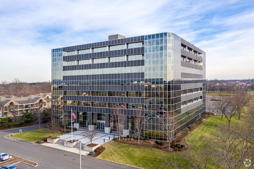 270 Davidson Ave, Somerset, NJ for lease - Building Photo - Image 1 of 6