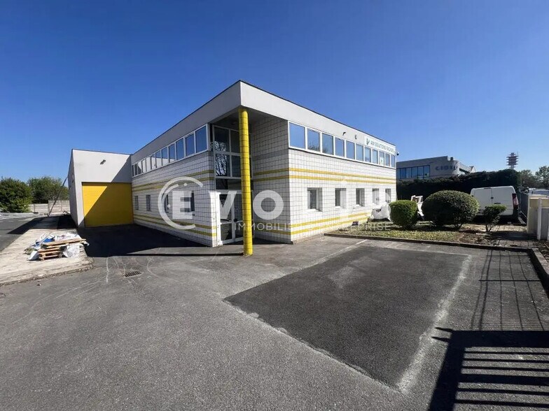 Flex dans Champigny-sur-Marne à louer - Photo du bâtiment - Image 1 de 15
