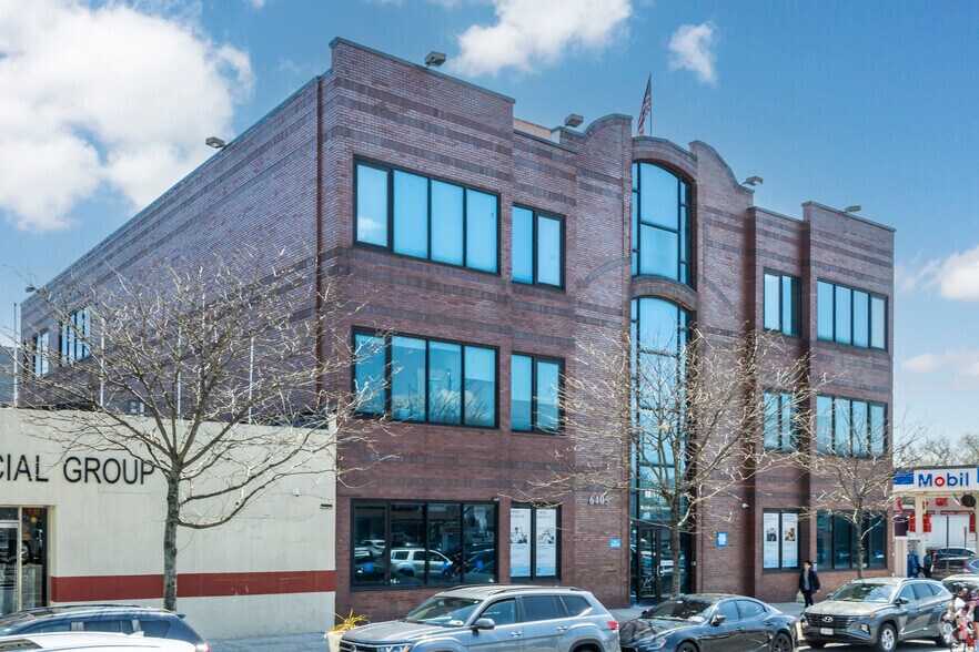 6405 7th Ave, Brooklyn, NY à louer - Photo du bâtiment - Image 3 de 11