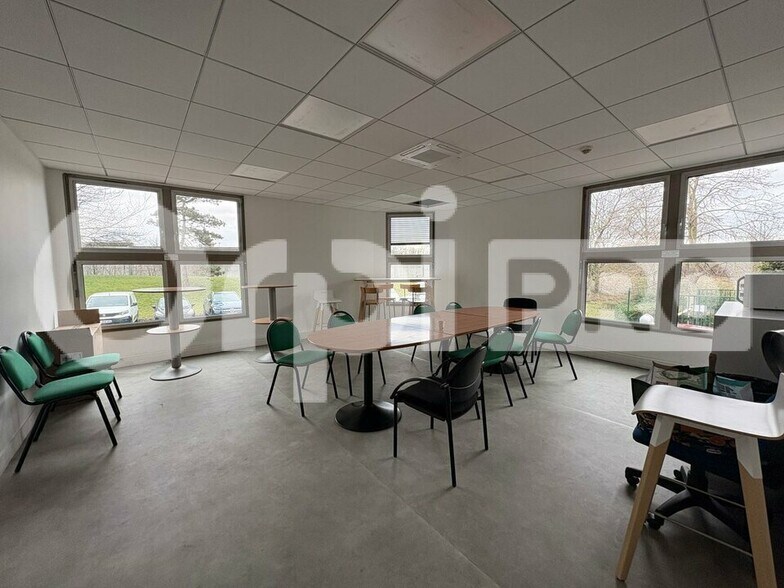 Bureau dans Torcy à louer - Photo intérieure - Image 3 de 11