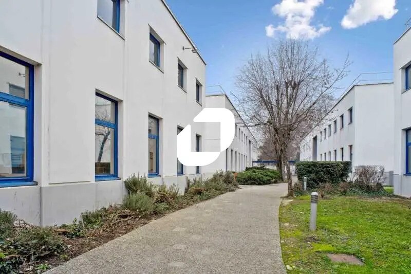 Bureau dans Villeurbanne à louer Photo du bâtiment- Image 1 de 13