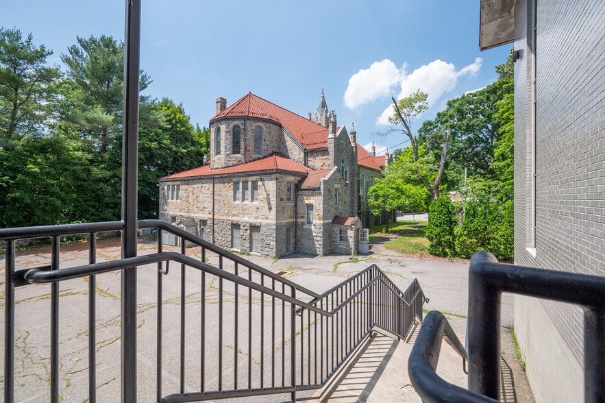 85 Pulaski Portfolio portefeuille de 2 propriétés à vendre sur LoopNet.ca - Photo du bâtiment - Image 3 de 24