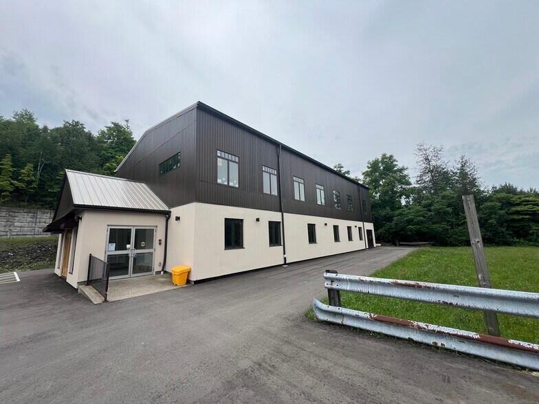 43 Main St S, Milton, ON à vendre - Photo du bâtiment - Image 3 de 7