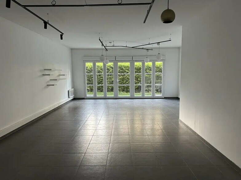 Office in Saint-Maur-des-Fossés for lease - Interior Photo - Image 1 of 1