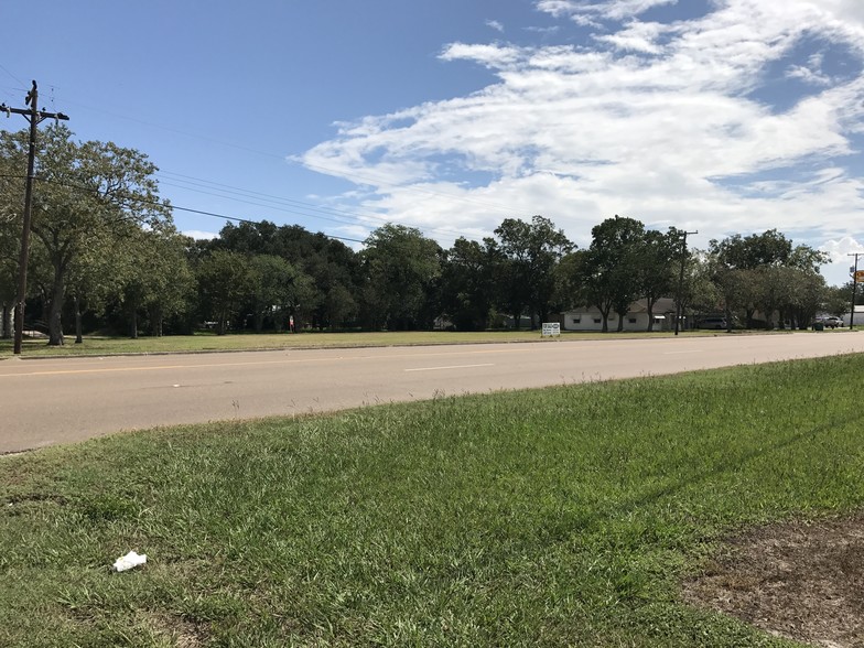 000 HWY 71, El Campo, TX for sale - Primary Photo - Image 1 of 1