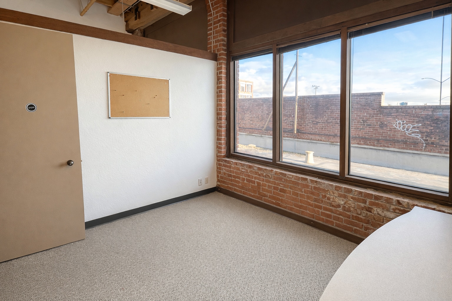 2130-2220 Livingston St, Oakland, CA à louer Photo intérieure- Image 1 de 10