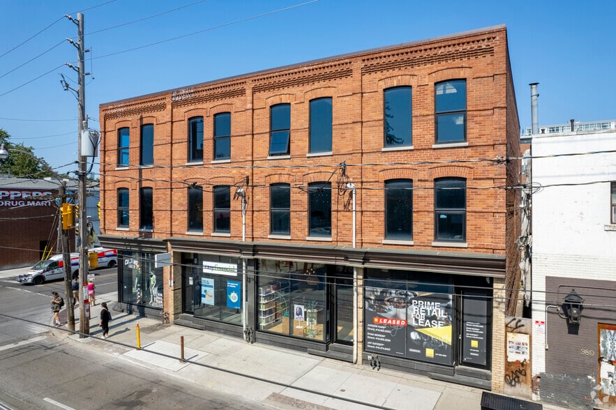 972-978 Queen St E, Toronto, ON for lease - Building Photo - Image 2 of 3