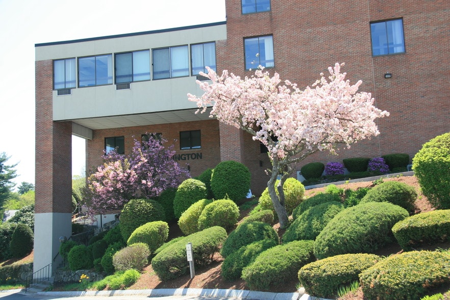 34 Washington St, Wellesley, MA à louer - Photo du bâtiment - Image 2 de 5