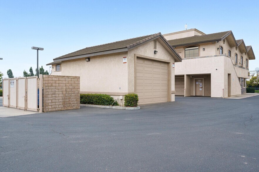 2370 Skyway Dr, Santa Maria, CA à vendre - Photo du bâtiment - Image 3 de 8