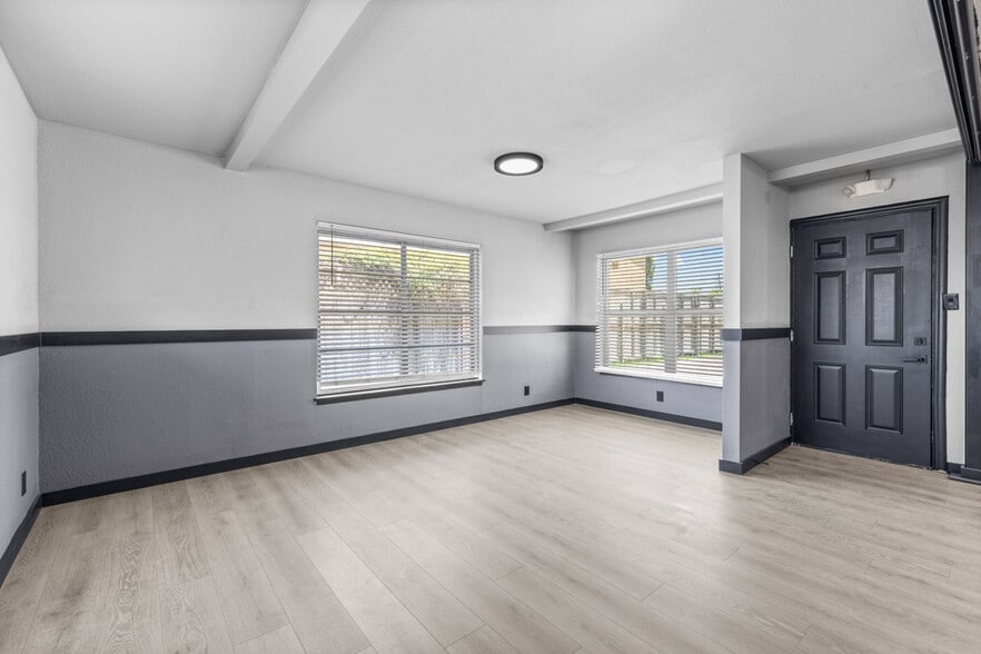 1612 Pecan Blvd, McAllen, TX for sale - Building Photo - Image 2 of 49