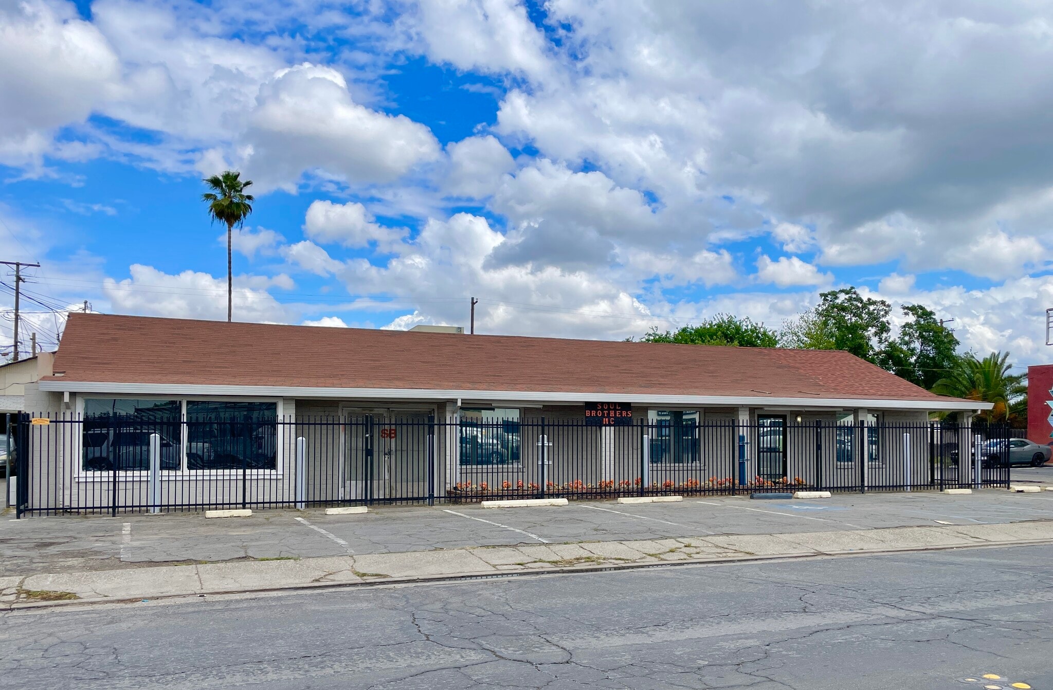 1799 E 21st St, Merced, CA à vendre Photo principale- Image 1 de 53