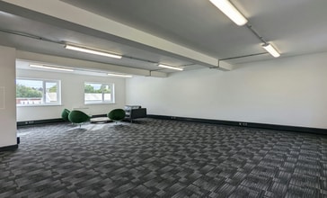 207-209 Torrington Ave, Coventry à louer Photo intérieure- Image 1 de 8