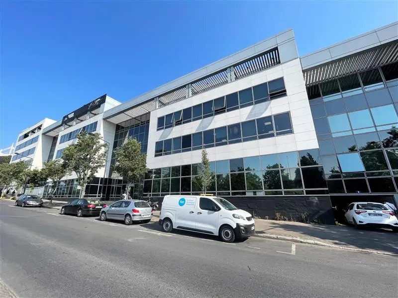 Office in Saint-Denis for lease Building Photo- Image 1 of 11