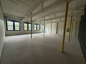 909 Islington St, Portsmouth, NH for lease Interior Photo- Image 1 of 6