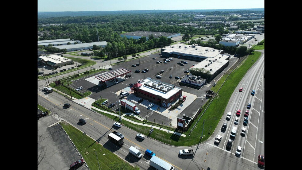 2100 S Alex Rd, West Carrollton, OH à vendre - Vidéo sur l’inscription commerciale - Image 2 de 10
