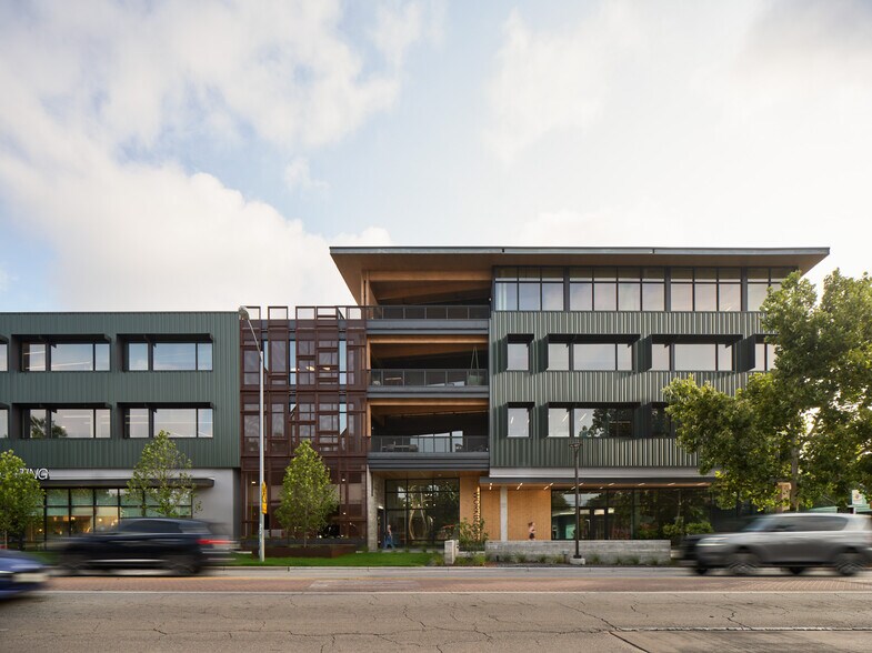 2422 E 7th St, Austin, TX à louer - Photo du bâtiment - Image 3 de 7