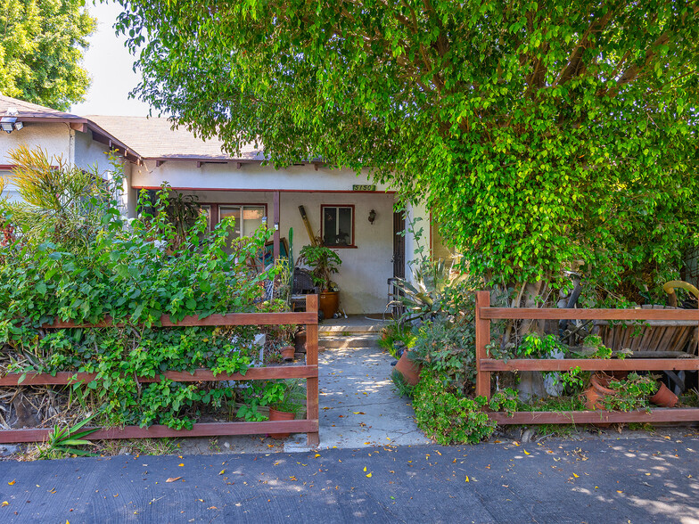 5151 Denny Ave, North Hollywood, CA for sale - Primary Photo - Image 1 of 5