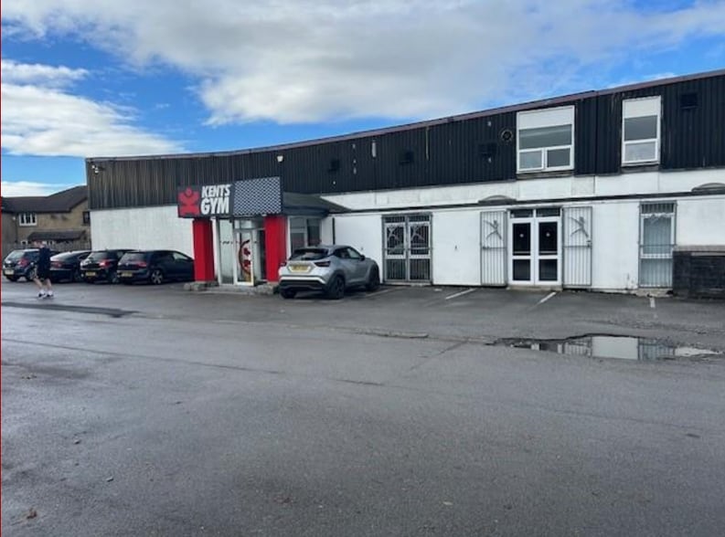 80 Undercliffe Rd, Bradford for sale - Primary Photo - Image 2 of 3