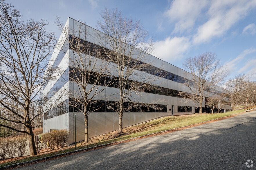 325 Columbia Tpke, Florham Park, NJ for lease - Building Photo - Image 2 of 5